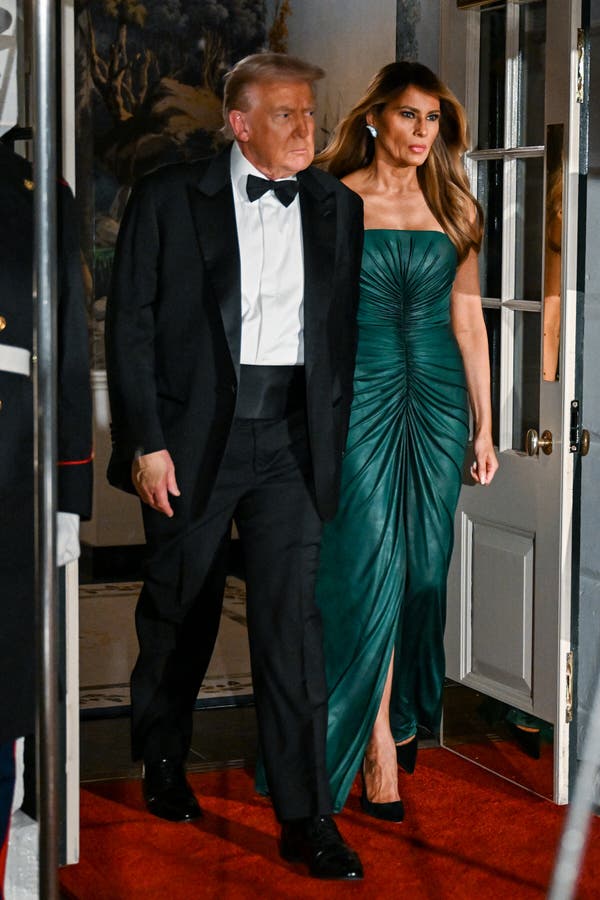 19ST-MELANIA-STATE-DINNER-bkzw-mobileMasterAt3x.jpg