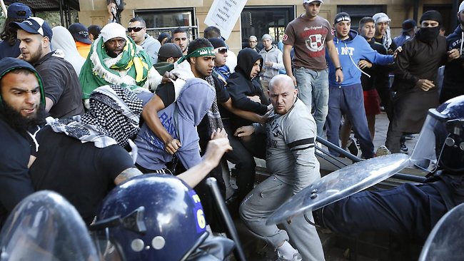 876020-sydney-riot.jpg