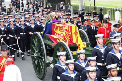 QEII_coffin_1.jpg