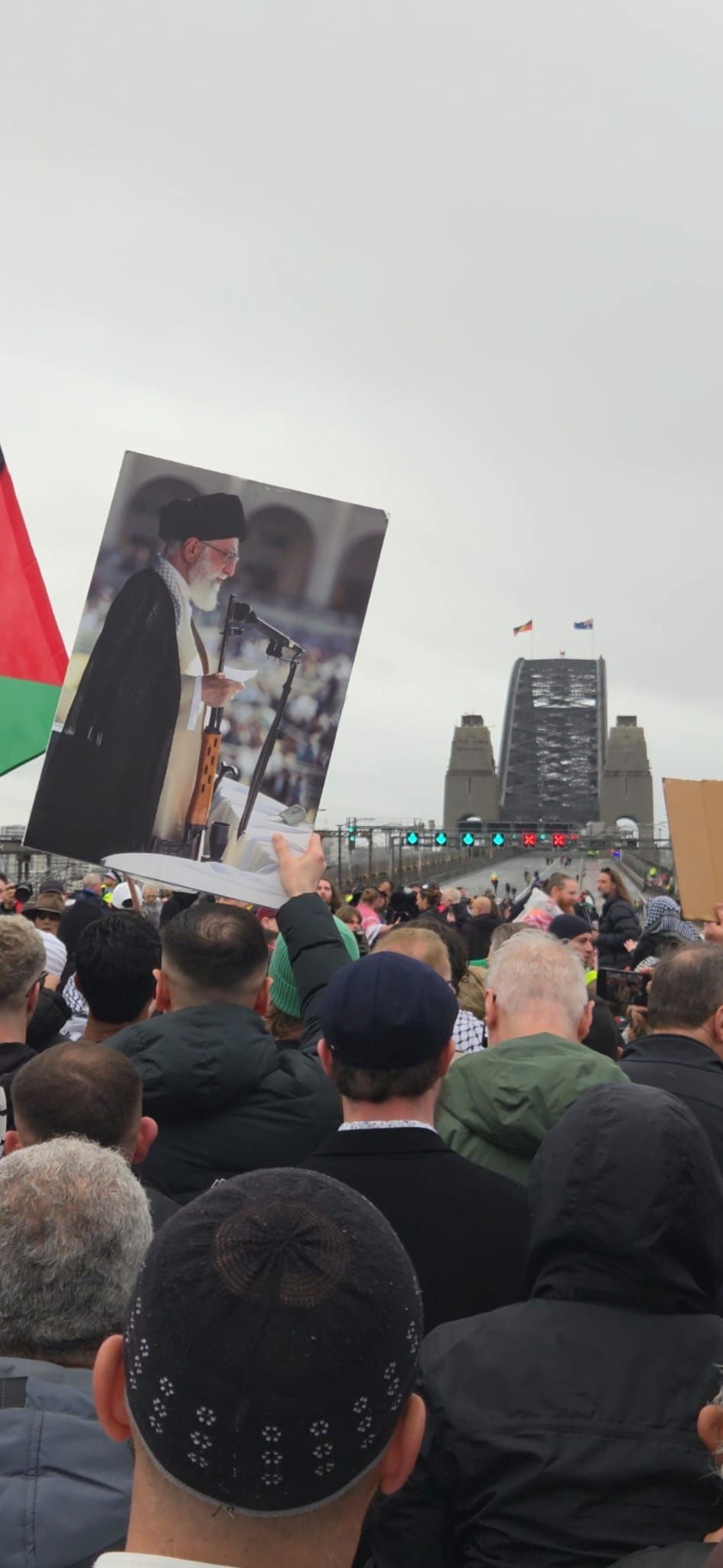 ayatollah_001.jpg