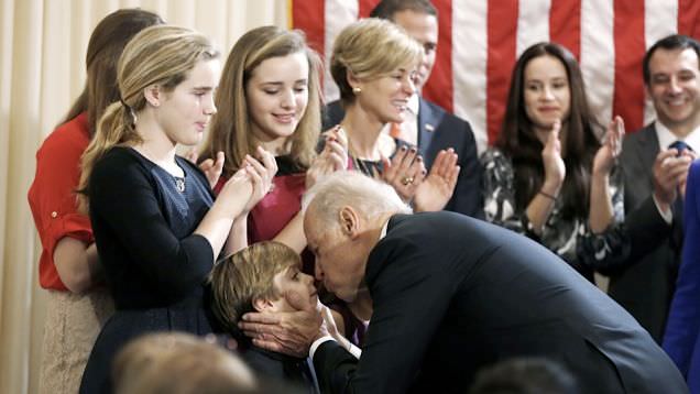 biden-kissing_001.jpg