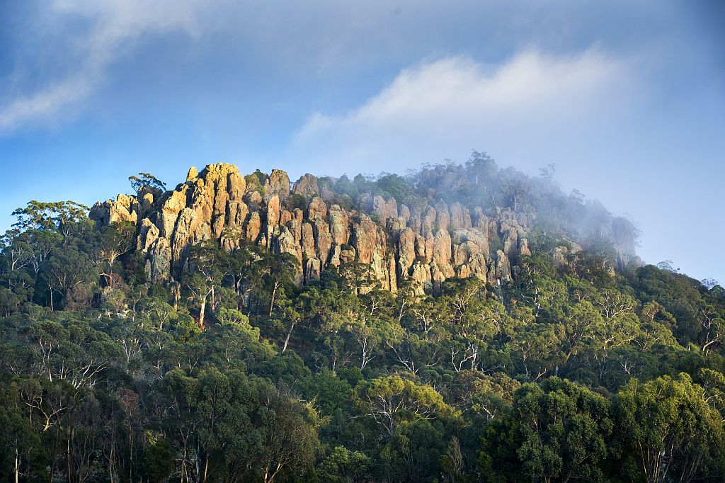 curse_of_hanging_rock.jpg