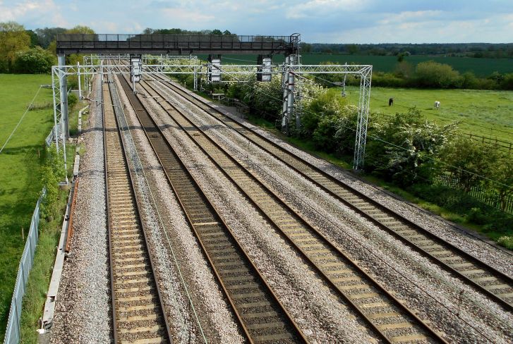 four_lane_rail.jpg